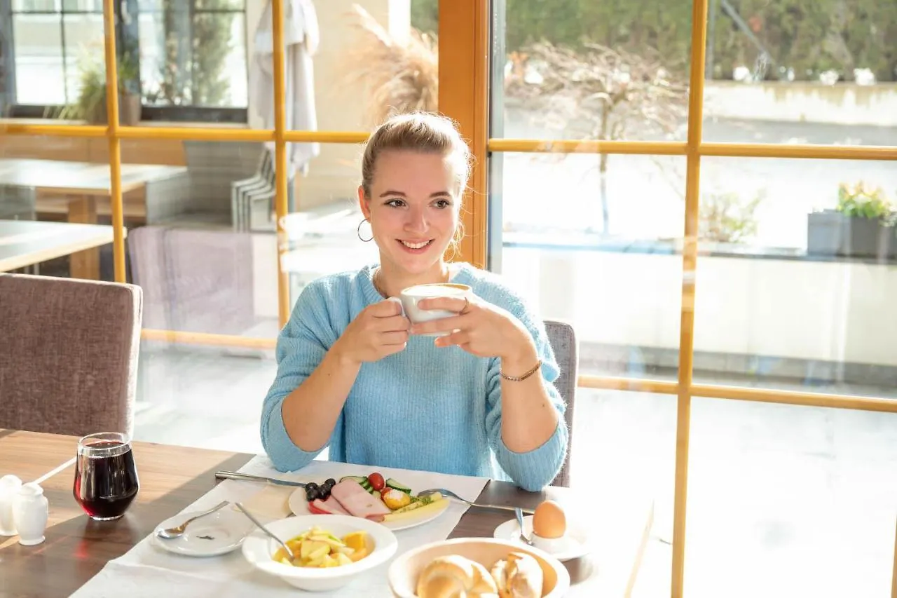 Hotel Garni Melanie Wals-Siezenheim 4*,